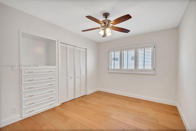 Building Photo - 325 Bontona Ave