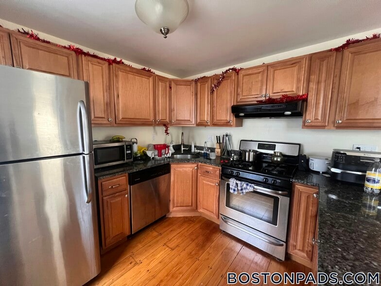 Building Photo - 5 Smythe St