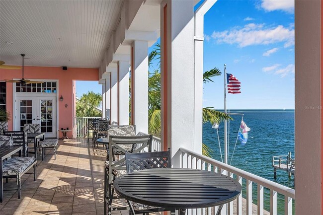 Building Photo - 5066 Coquina Key Dr SE