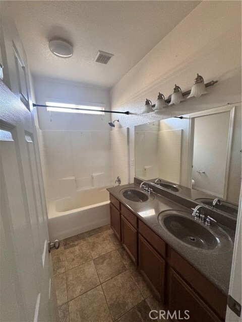 Building Photo - 41023 Chambord Dr