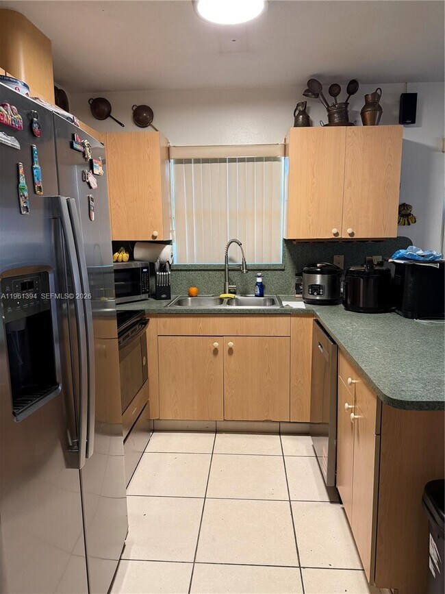 Building Photo - 4761 NW Flagler Terrace