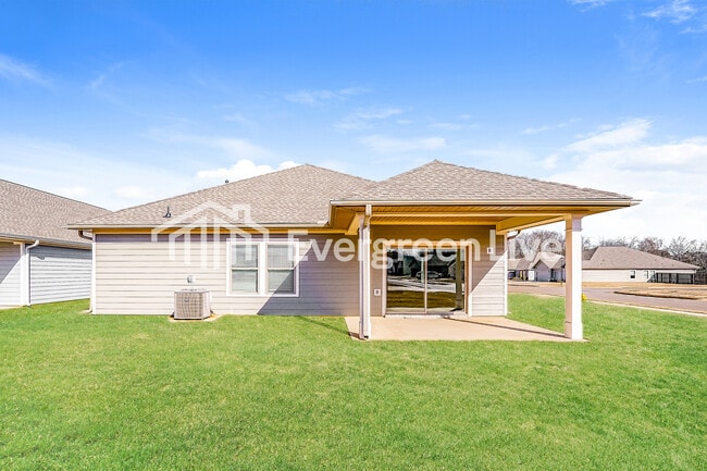 Building Photo - 318 Pond Spg Dr