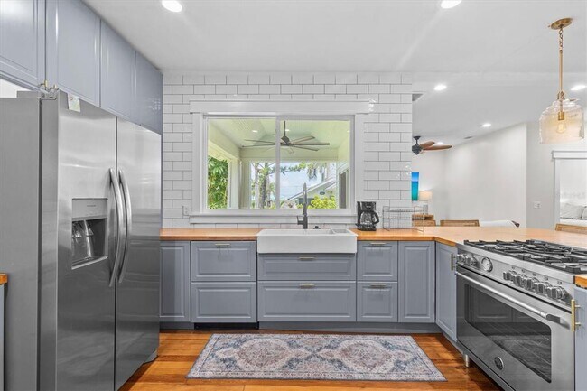 Building Photo - 309 Lebeau St