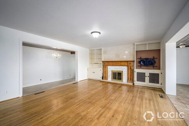 Building Photo - 4220 S Fortuna Way