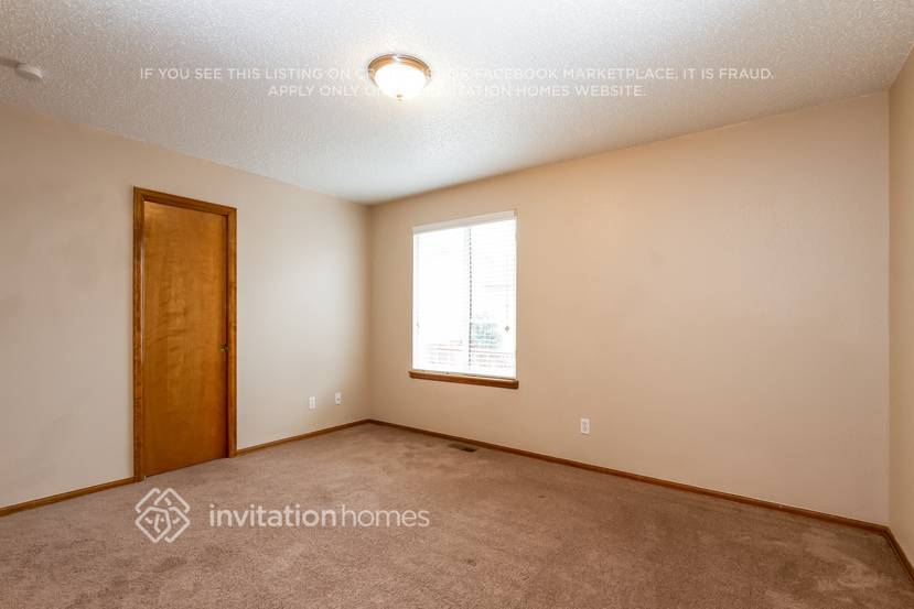 Building Photo - 10051 Shoshone Way