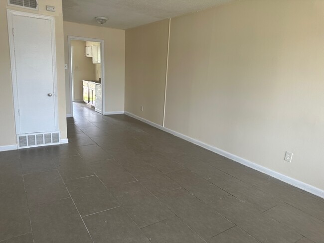 Floorplan - Cromwell Park Apartments