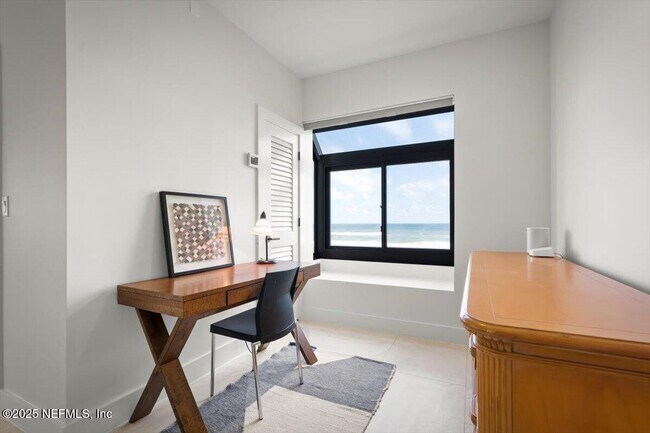 Building Photo - 739 Spinnakers Reach Dr