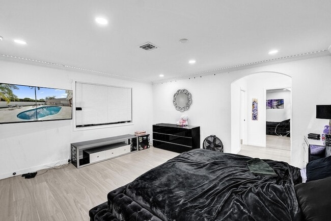 Building Photo - 3681 N 54th Ave