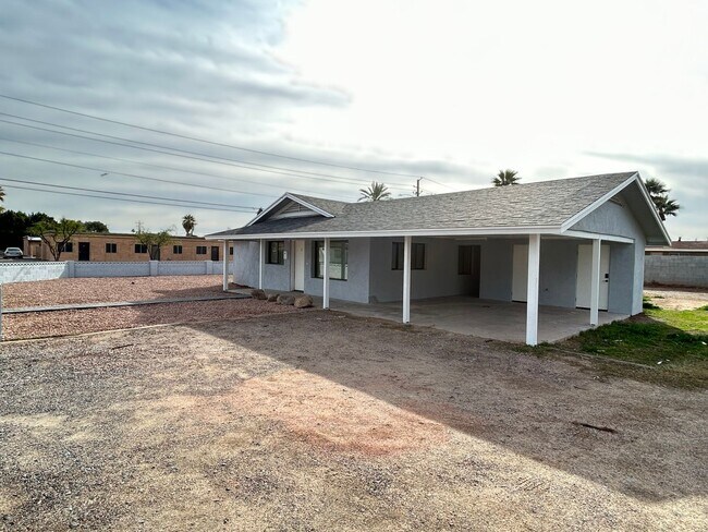 Building Photo - Remodeled Home Near Downtown Chandler!