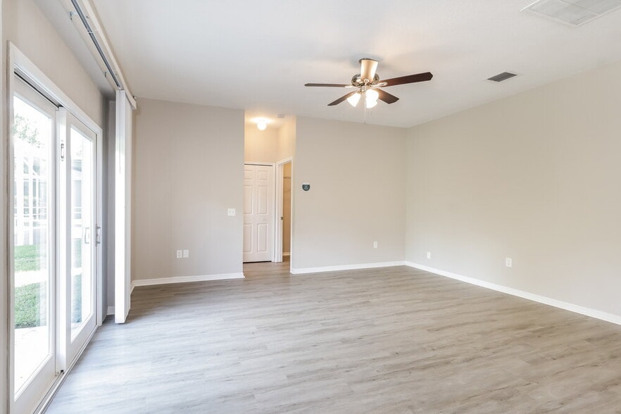 Building Photo - 1652 Crossvine Ct