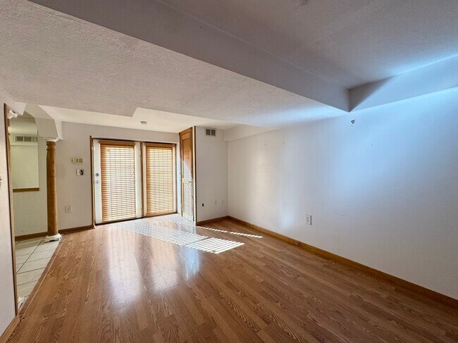 Building Photo - 3640 Walnut St