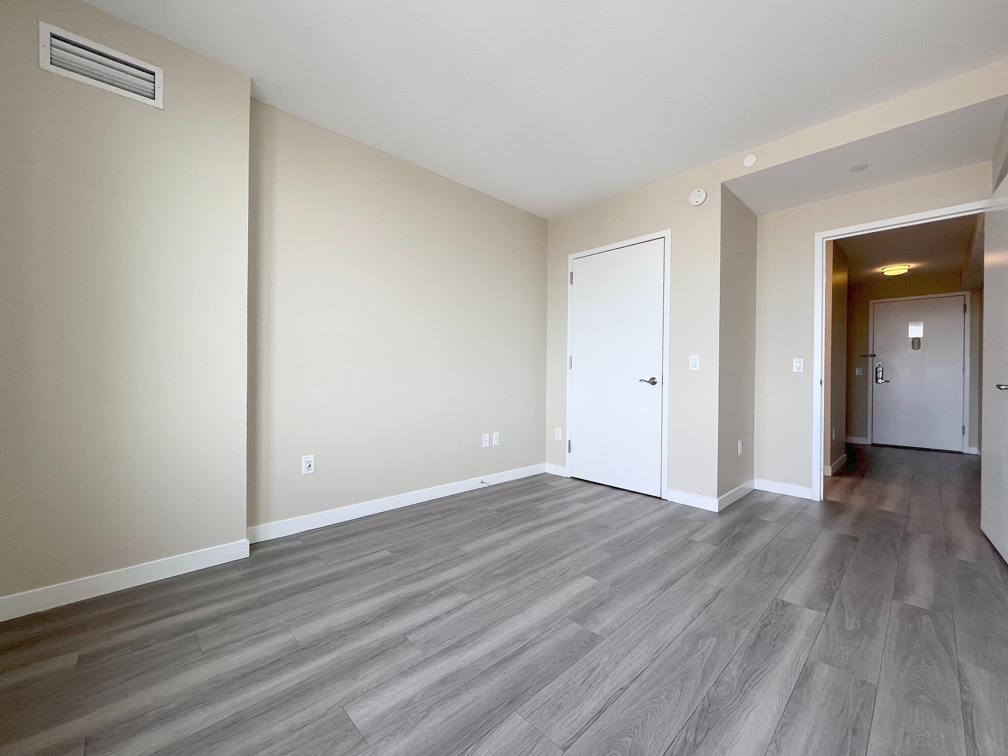 Building Photo - 1524 Sheepshead Bay Rd