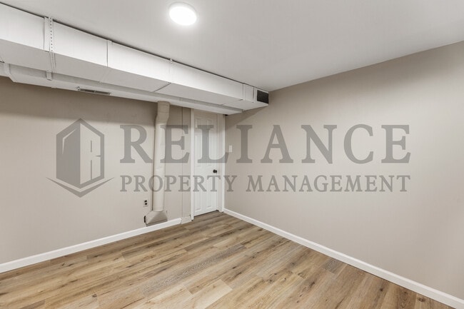 Building Photo - 2506 N Somerset Ave