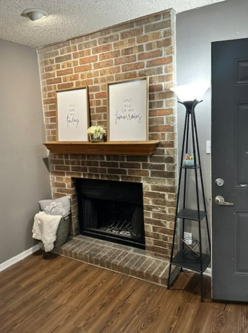 Building Photo - 120 S Las Vegas Trail