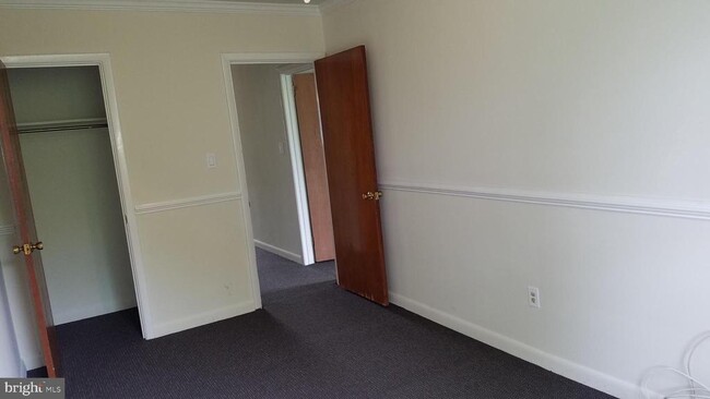 Building Photo - 805 Selma St