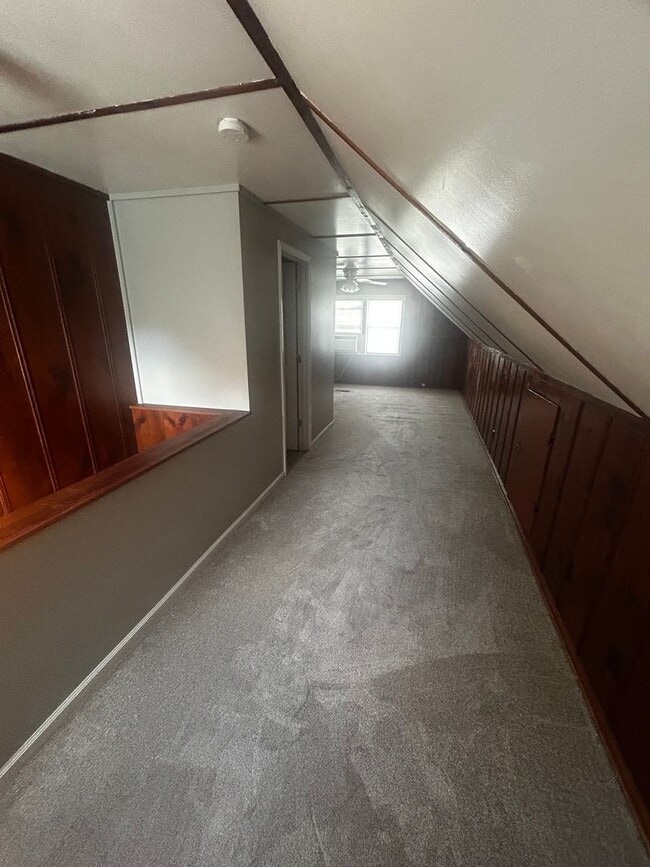 Building Photo - Charming 3 Bedroom, 2 Bathroom Home in Cuyahoga Falls