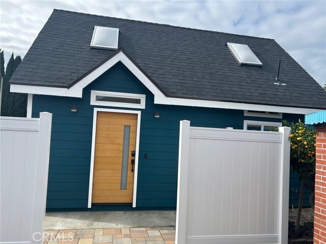 Primary Photo - 1009 S Laramie St