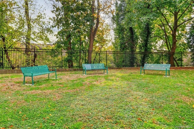 Building Photo - 770 Bronx River Rd