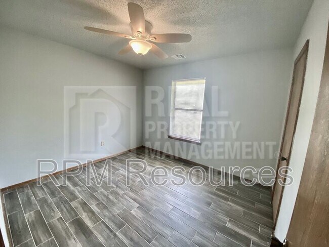 Building Photo - 6204 NW 30th St