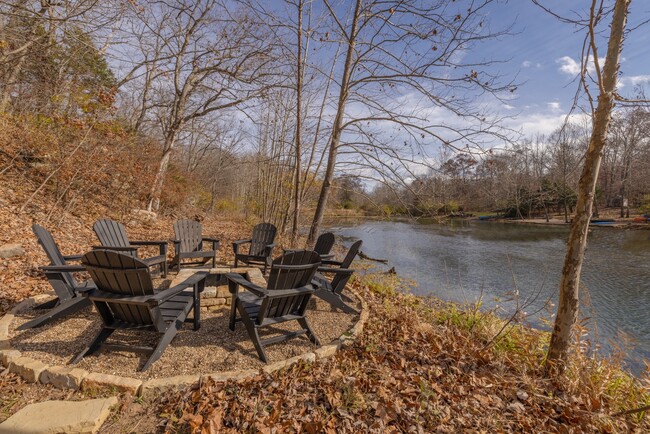 Building Photo - 1216 Whitetail Lake Dr