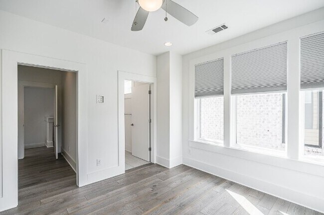 Building Photo - 3BR Germantown Townhome in the Heart of Nashville