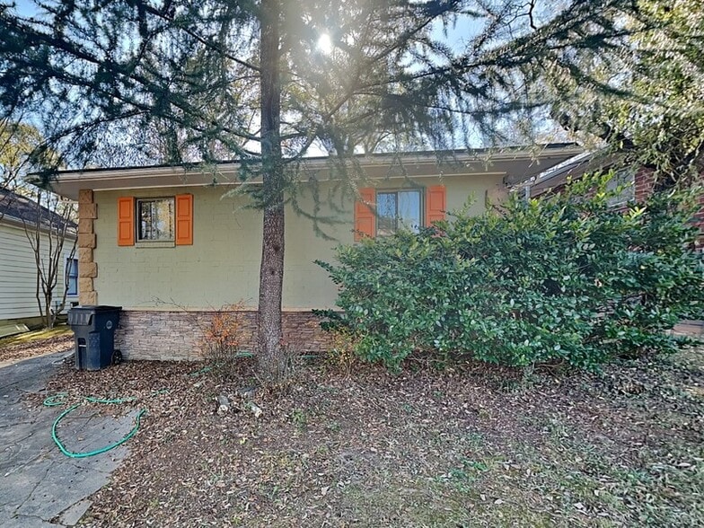 Building Photo - 1332 Eubanks Ave