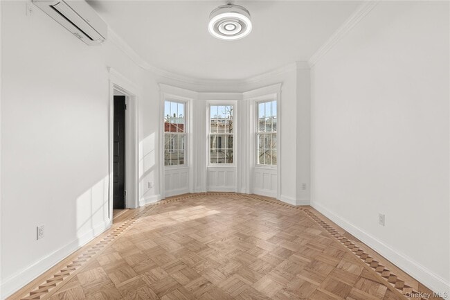 Building Photo - 61-33 Palmetto St