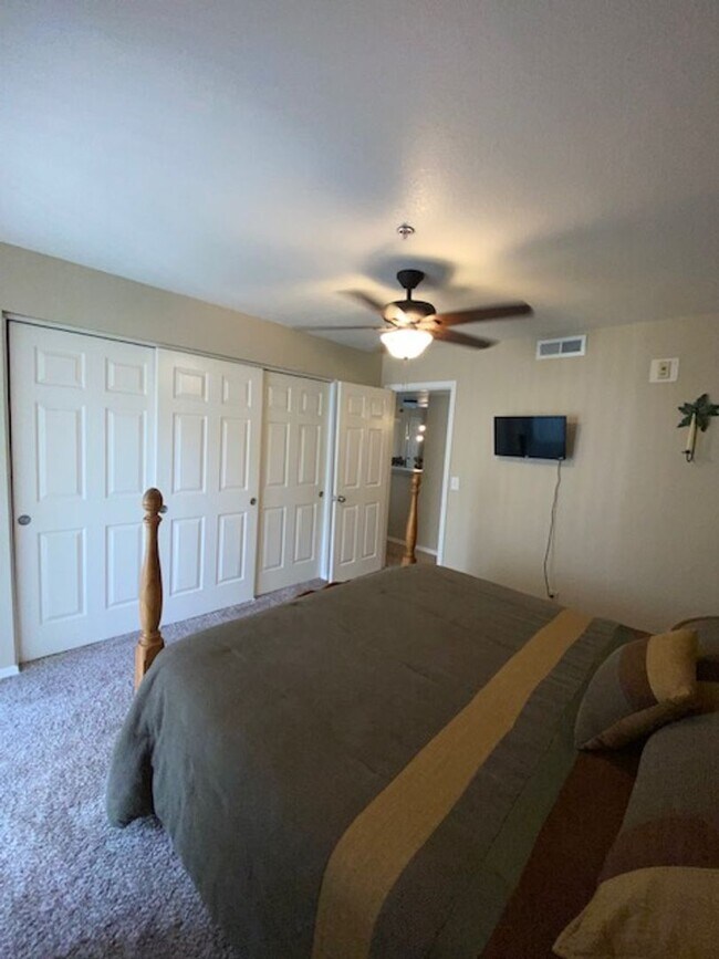 Building Photo - 1 Bedroom Laughlin Condo located in South Bay