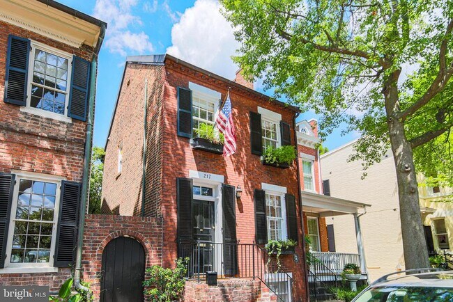 Building Photo - 217 S Lee St