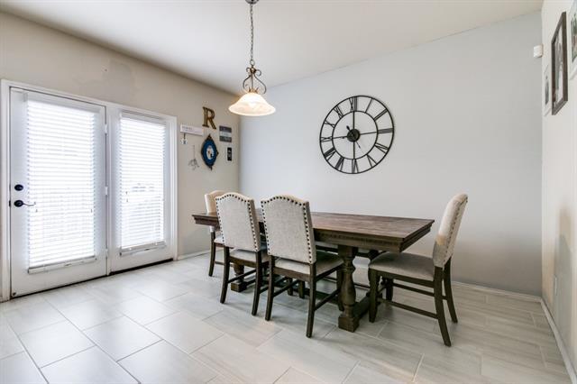 Building Photo - 8633 Star Thistle Dr