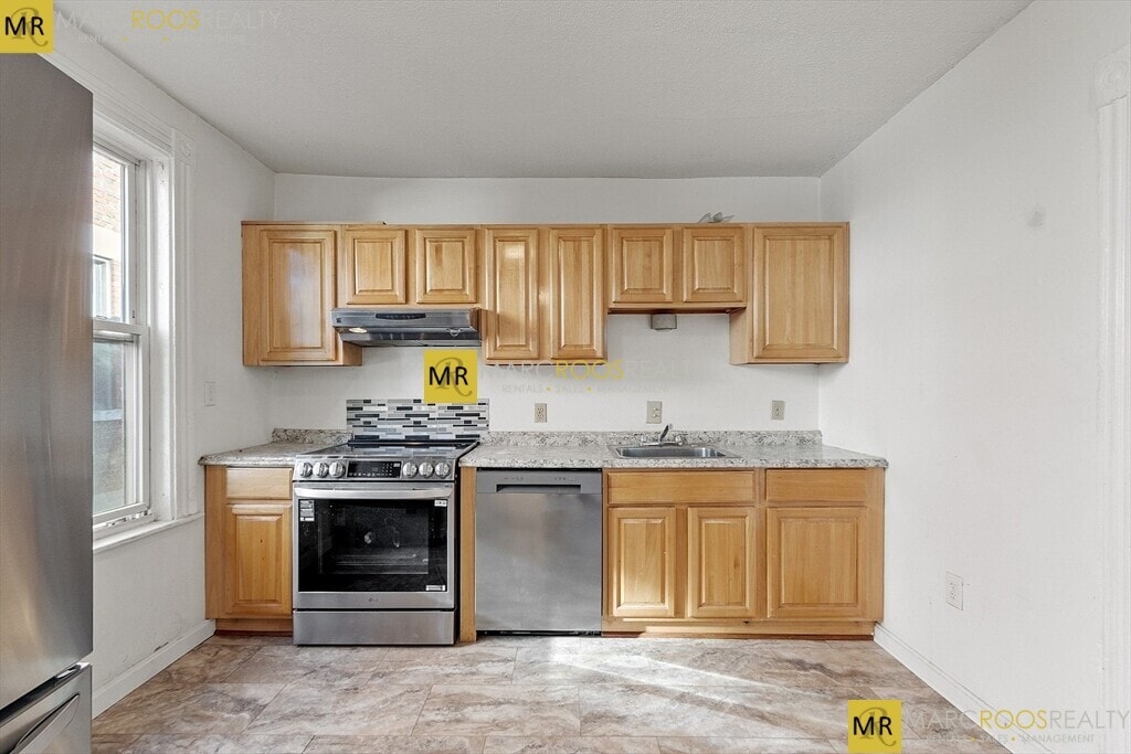 Building Photo - 182 Harvard St