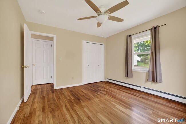 Building Photo - 121 Cherry Hill Rd