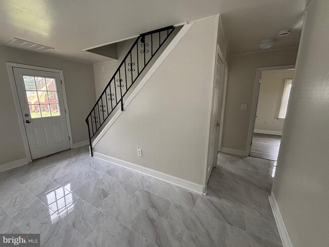 Building Photo - 35 Blueberry Ln