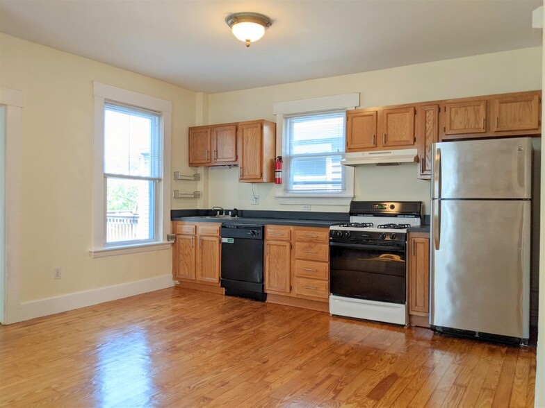 Primary Photo - 397 Washington St