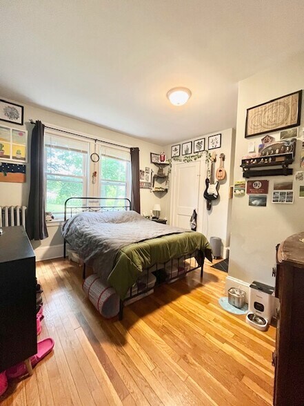 Building Photo - 4464 Washington St