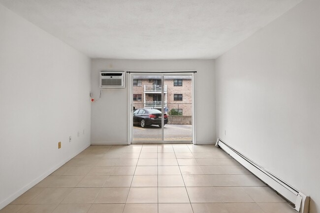 Building Photo - 18 Kenmar Dr
