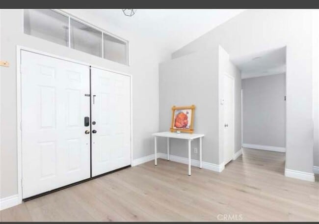 Building Photo - 43345 Via Sabino