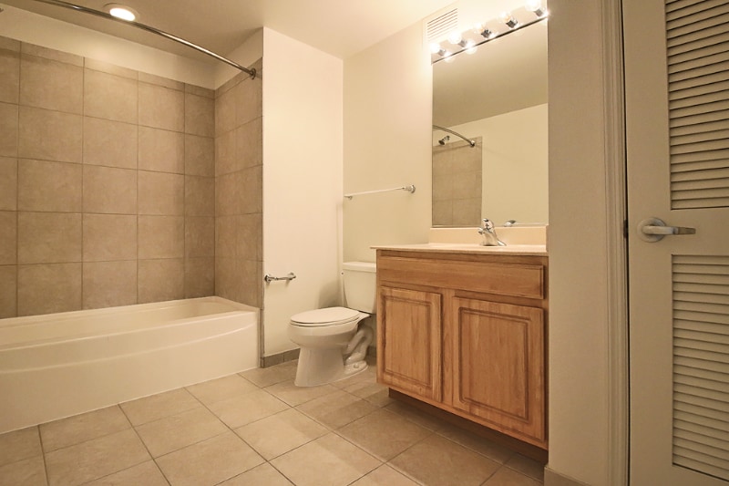 Building Photo - 601 W Kinzie St