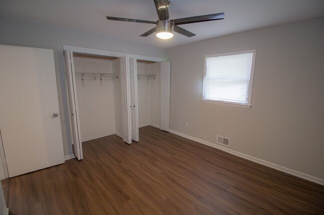 Building Photo - 5 Huckleberry Ln