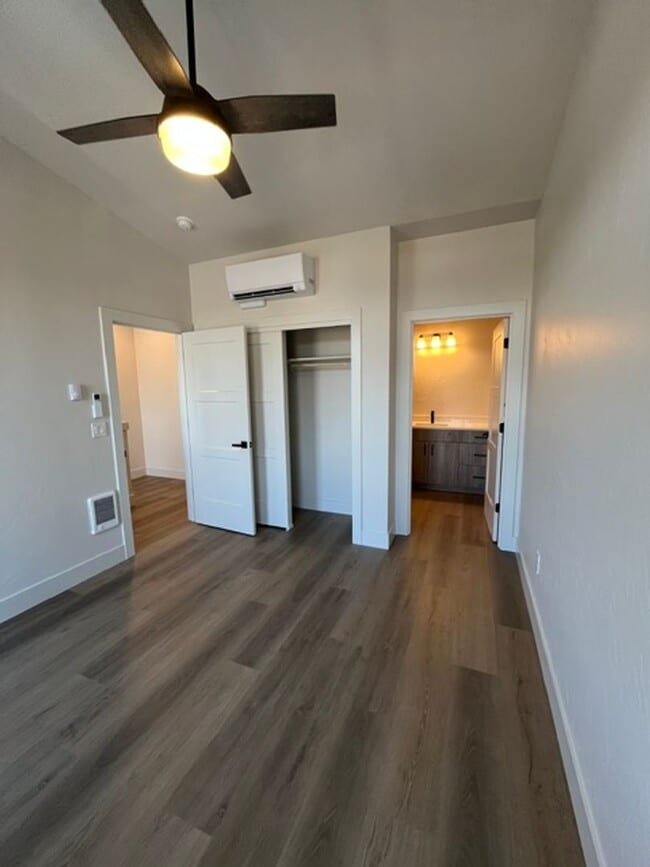 Building Photo - Gorgeous BRAND NEW Modern 2-bd/2-bath Condo in Redmond, OR!