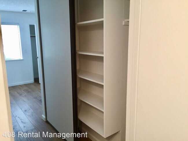 Building Photo - 1 br, 1 bath House - 5711 Makati Circle #B