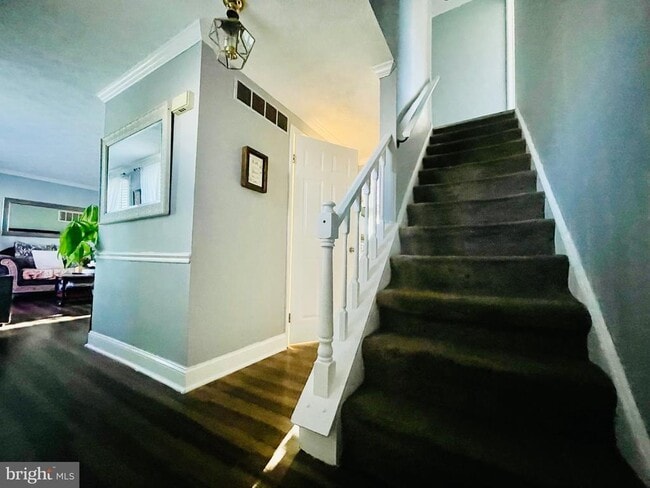 Building Photo - 13200 Cabinwood Dr