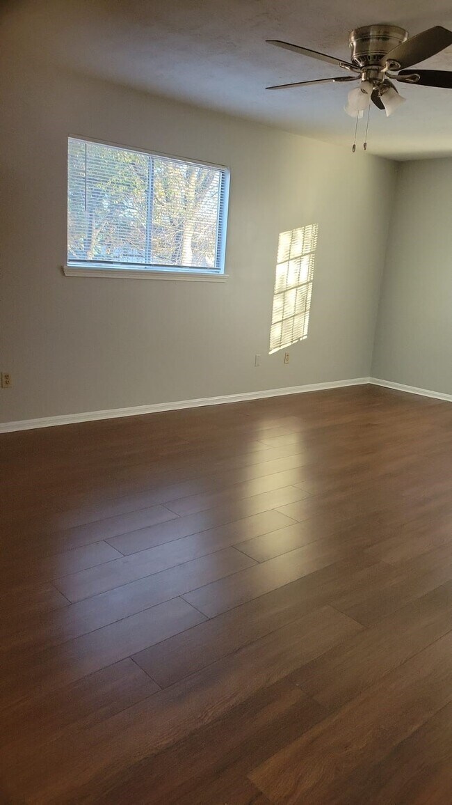 Building Photo - 5703 Green Timbers Dr