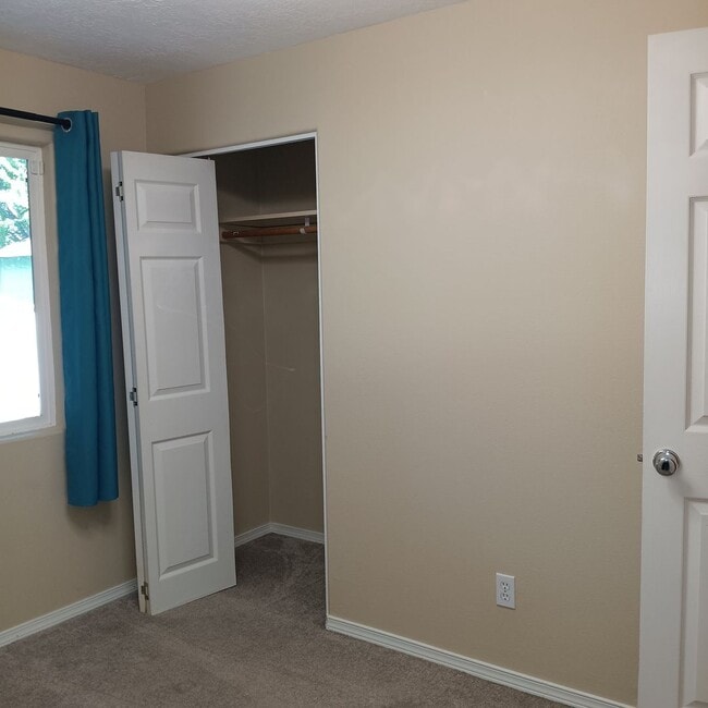Building Photo - Great House With So Much To Offer In Independence!