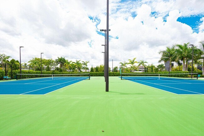 Building Photo - 10990 Oceano Wy