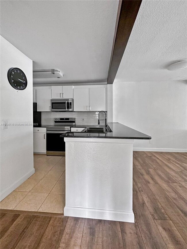 Building Photo - 1725 Palm Cove Blvd