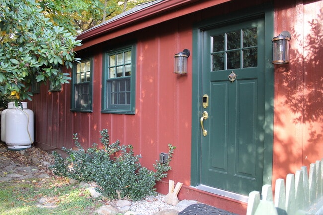 Primary Photo - 1035 Southford Rd