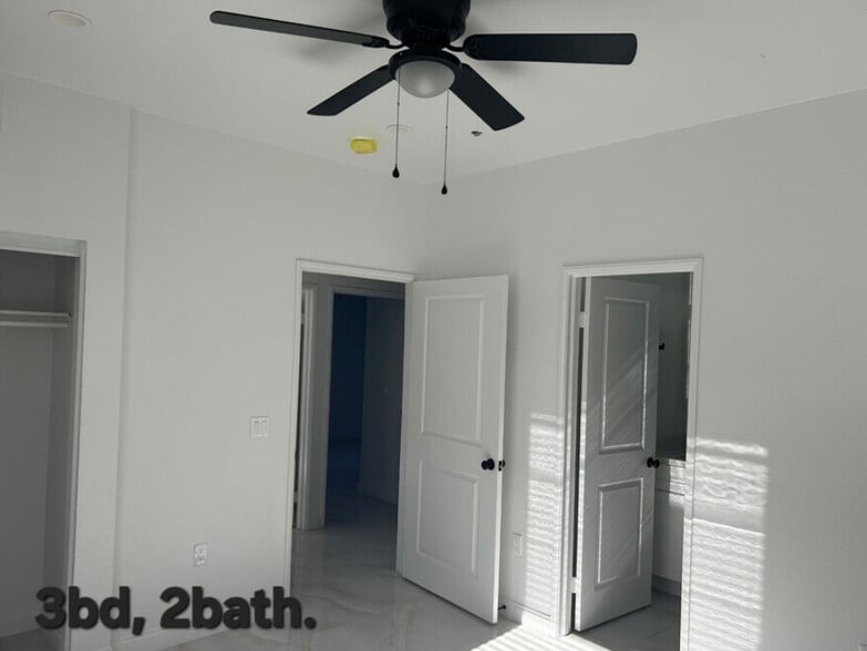 Building Photo - Solana Apartments