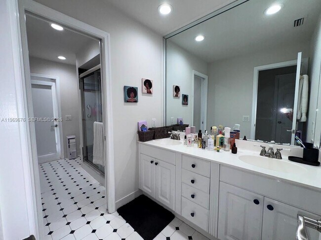 Building Photo - 1080 NW 100th Way