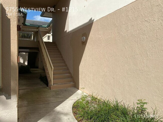 Building Photo - 9755 Westview Dr